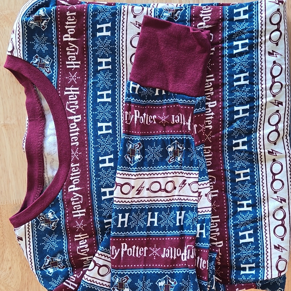 Harry Potter Themed‎ Pajama Top Red and Blue size Medium